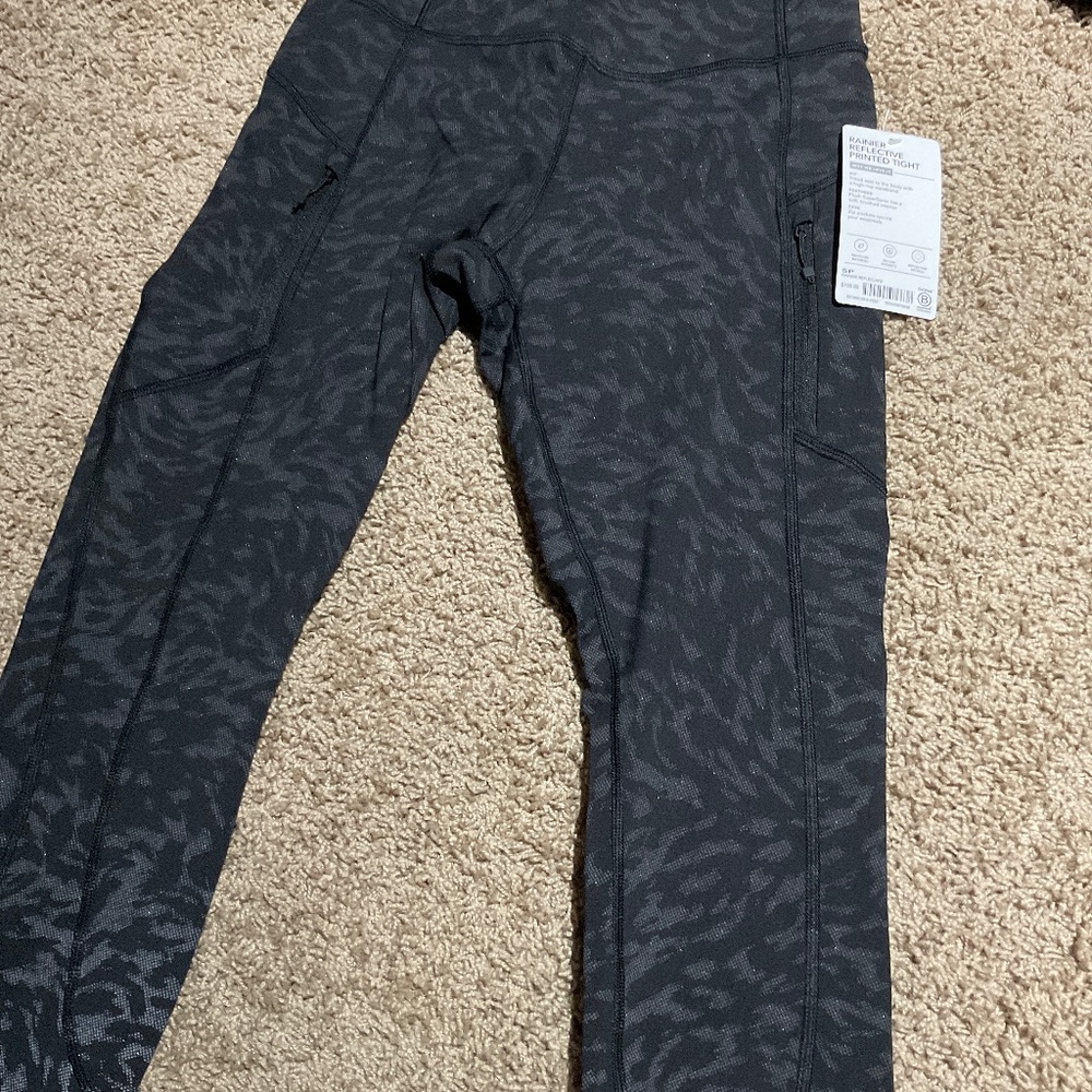 Athleta rainier reflective printed tight